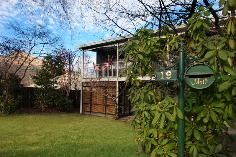 19 Hood Crescent, Arrowtown, Arrowtown - Carousel 1