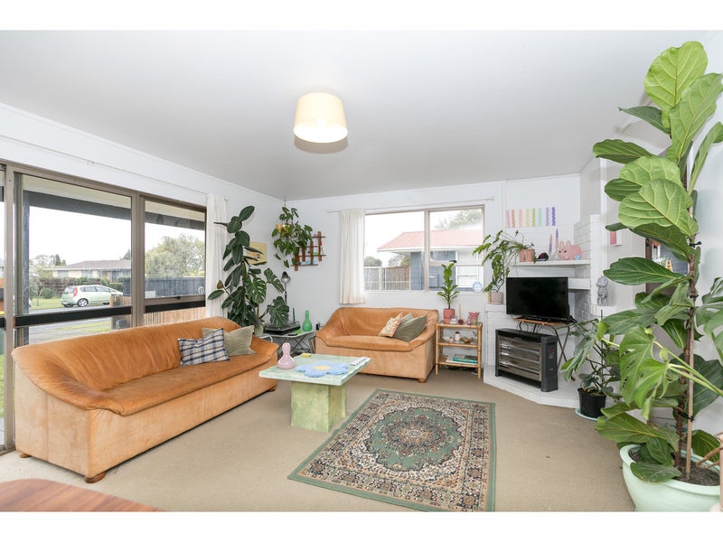 407 Kahikatea Drive, Dinsdale, Hamilton - Carousel 2