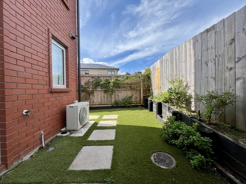 12 Timata Lane, Favona, Auckland - Carousel 2