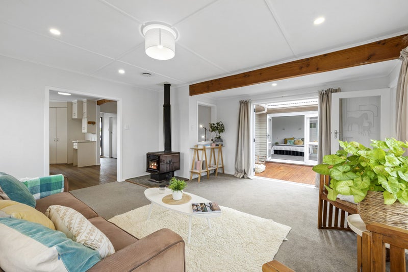 8B Lambton Terrace, Welbourn, New Plymouth - Carousel 1