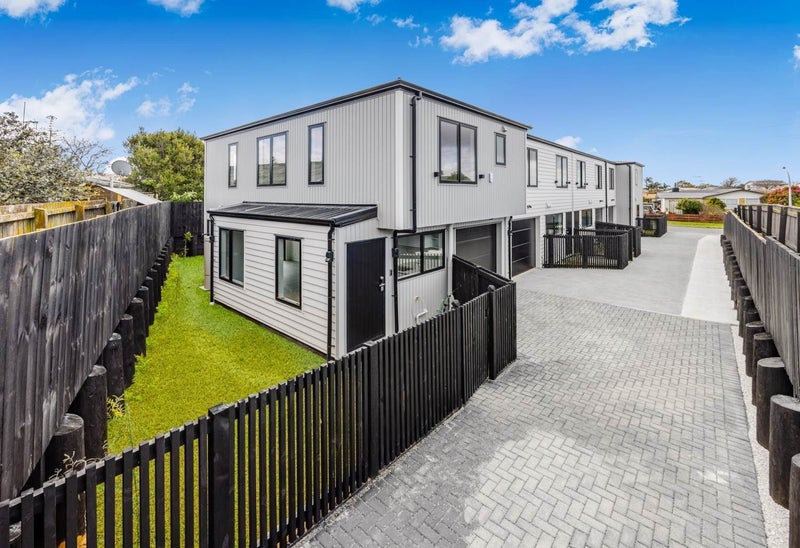 10 Tinkler Place, Favona, Auckland - Carousel 1