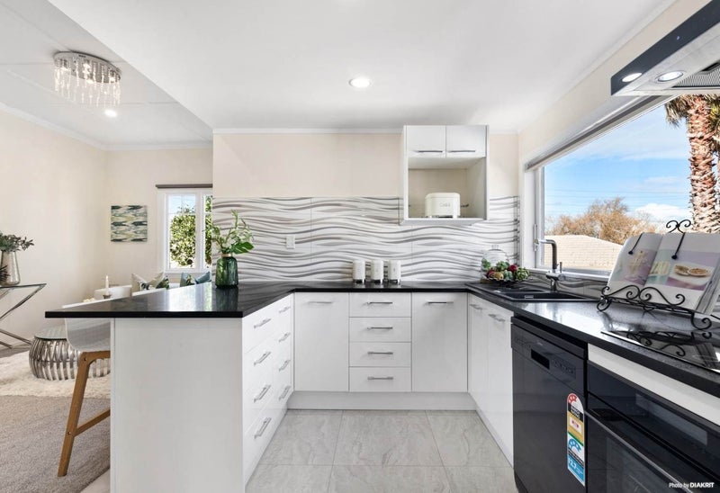 2C Waiari Road, Conifer Grove, Takanini - Carousel 2