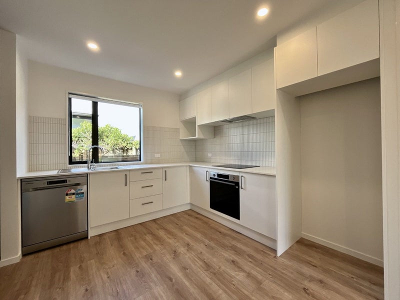 2/107 Smith Street, Woolston, Christchurch - Carousel 1