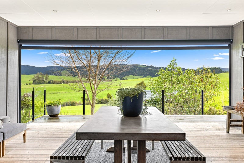 30 Tamahunga Drive, Matakana, Matakana - Carousel 1