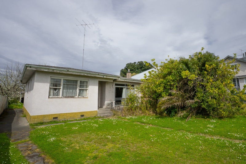 20 Cobden Street, Gisborne, Gisborne - Carousel 1