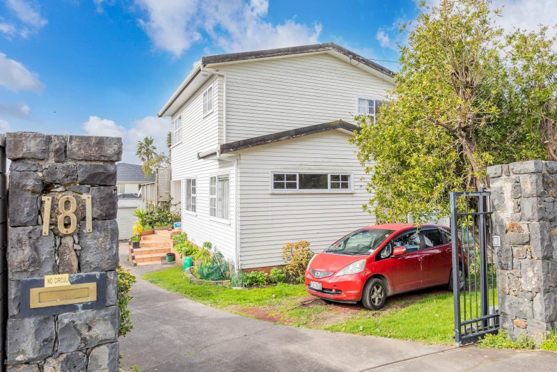 181 East Coast Road, Castor Bay, Auckland - Carousel 8
