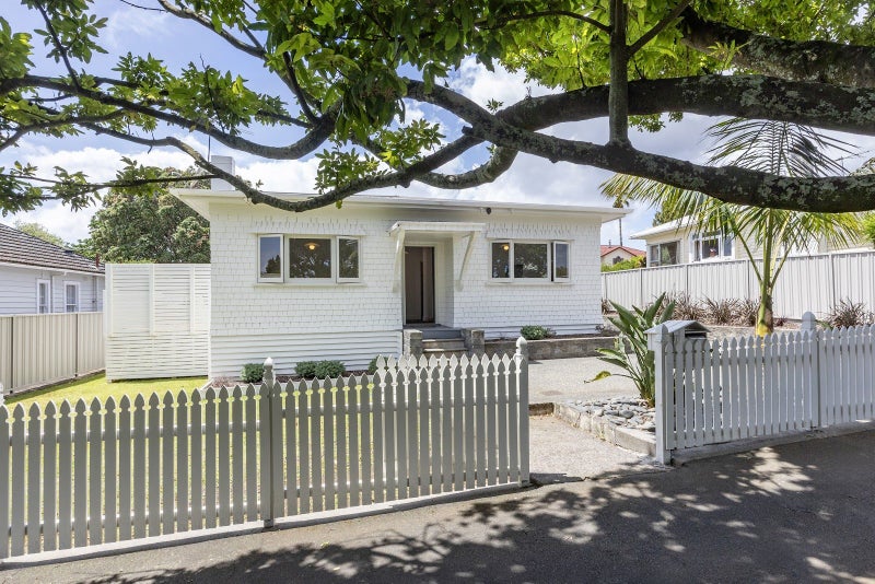 37 Woodward Road, Mount Albert, Auckland - Carousel 2