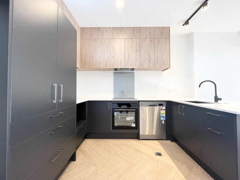 10/8 Bennett Road, Pakuranga, Auckland - Carousel 1