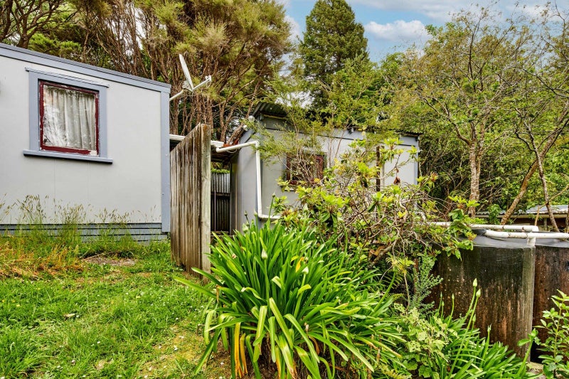 12 Avian Road, Blue Mountains, Upper Hutt - Carousel 2