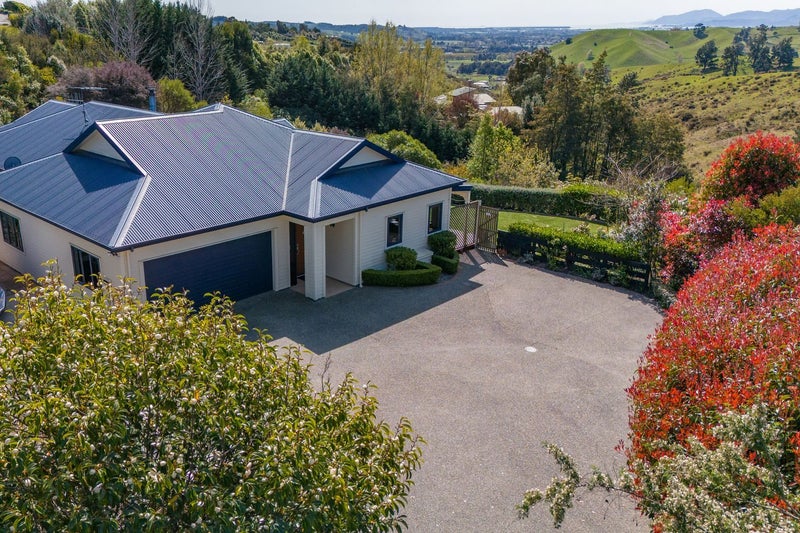 46 Kilkenny Place, Wakefield - Carousel 1