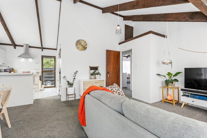 15B Saint Olpherts Avenue, Hamilton East, Hamilton - Carousel 2