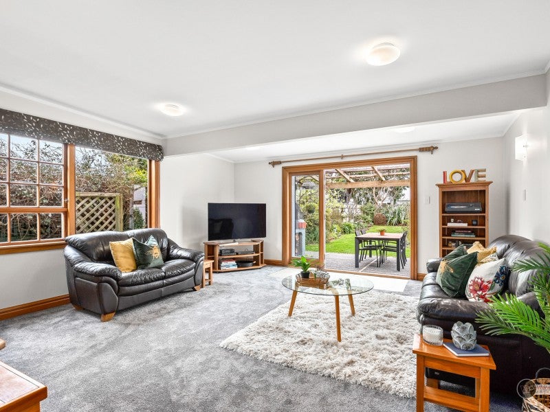 11 Manchester Street, Petone, Lower Hutt - Carousel 2