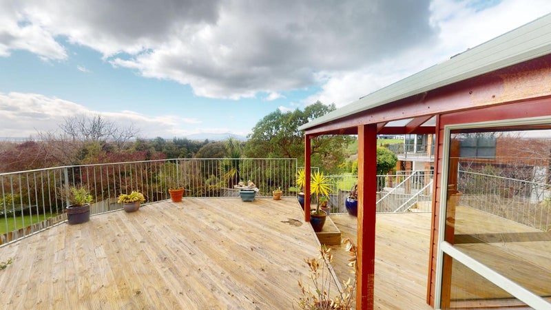 34 Kilkenny Place, Fitzherbert, Palmerston North - Carousel 1