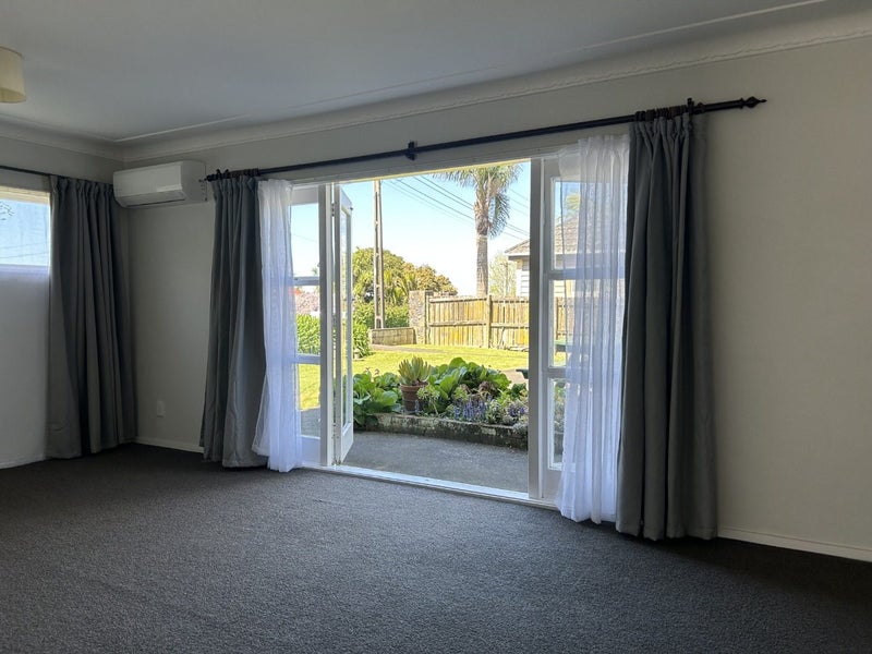 1/75 St Vincent Avenue, Remuera, Auckland - Carousel 2