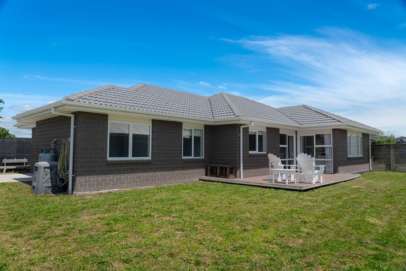 33 Ladeira Place, Fitzroy, Hamilton - Carousel 21