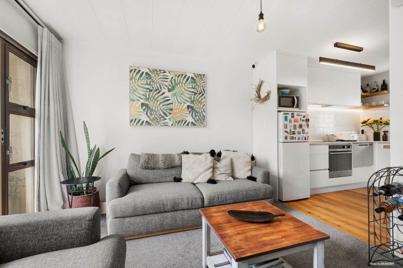 3/773 Beach Road, Browns Bay, Auckland - Carousel 1