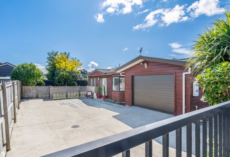 2/55 Frank Nobilo Drive, Golflands, Auckland - Carousel 2