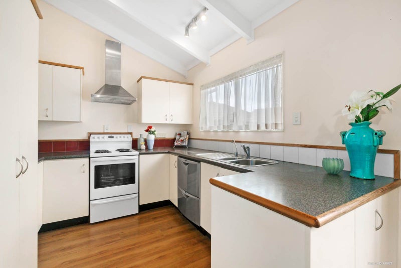 9B Covic Avenue, Blockhouse Bay, Auckland - Carousel 2