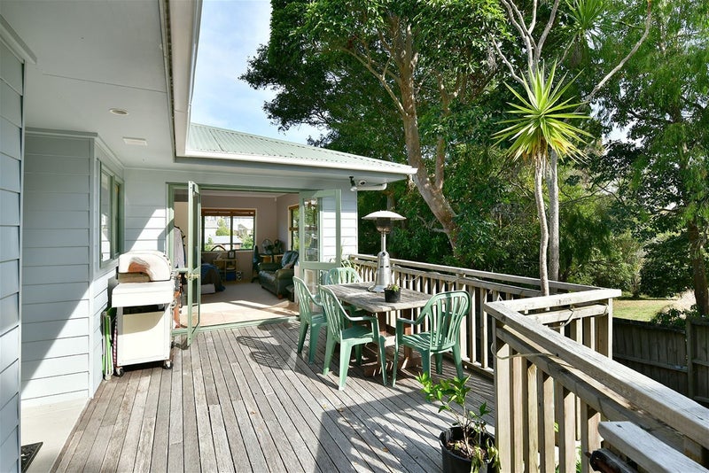 33A Kia Ora Road, Beach Haven, Auckland - Carousel 2