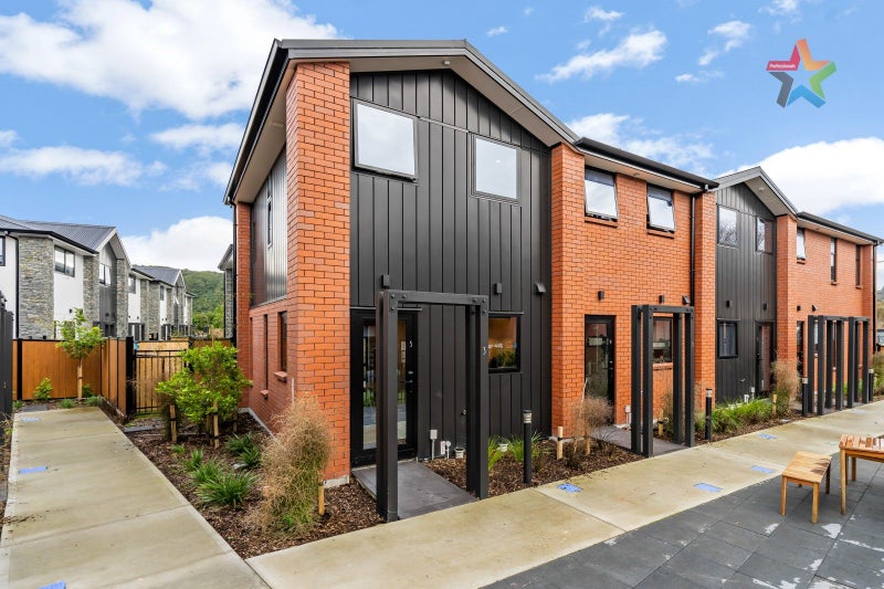 5/3 Milne Crescent, Taita, Lower Hutt - Carousel 17
