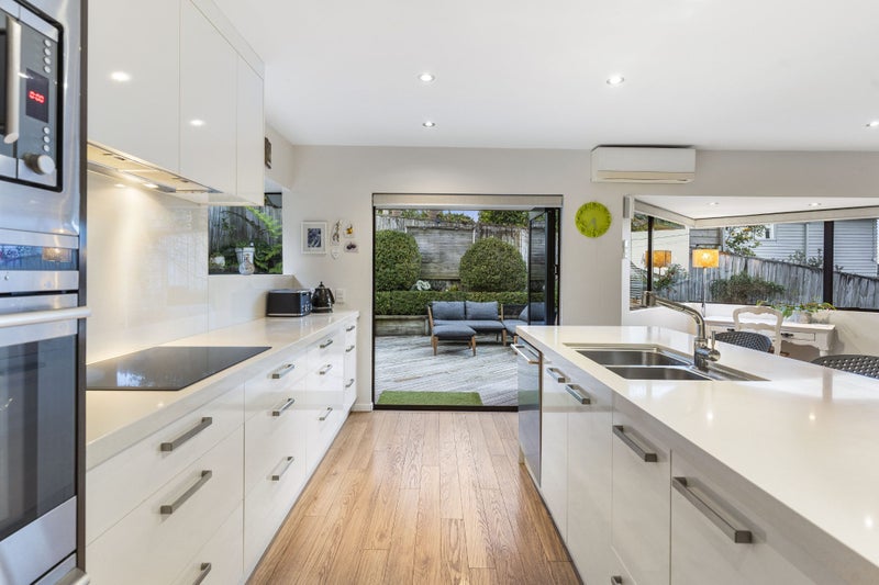 2/82 Hebron Road, Waiake, Auckland - Carousel 2