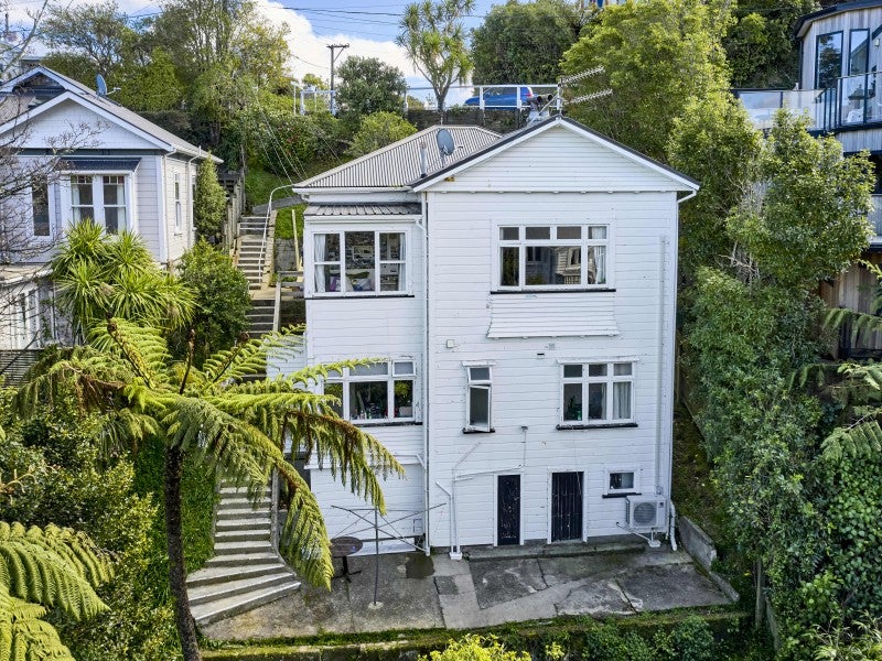 151 Kelburn Parade, Kelburn, Wellington - Carousel 1
