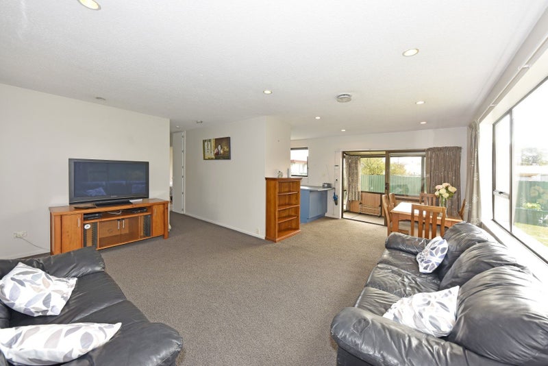 2/22 Aldwins Road, Phillipstown, Christchurch - Carousel 1
