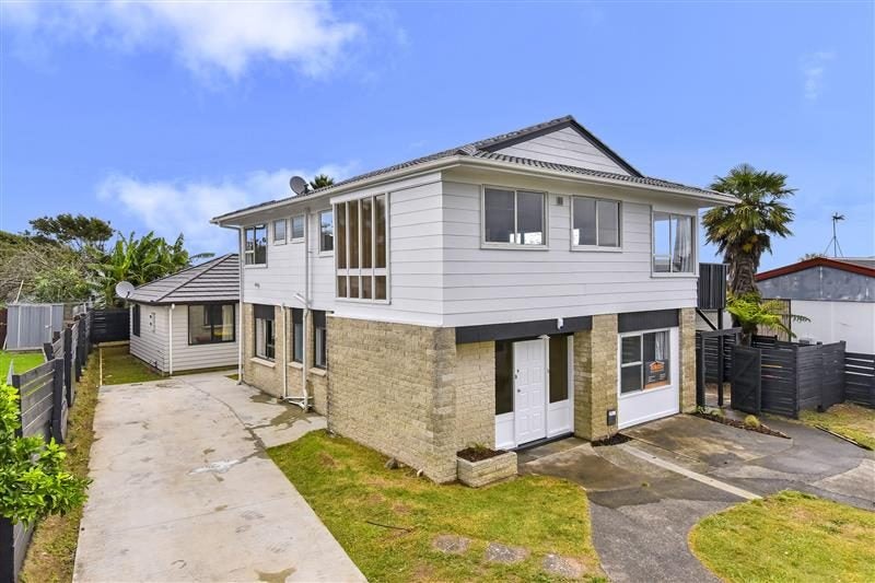4 Kopara Place, Clendon Park, Auckland - Carousel 1