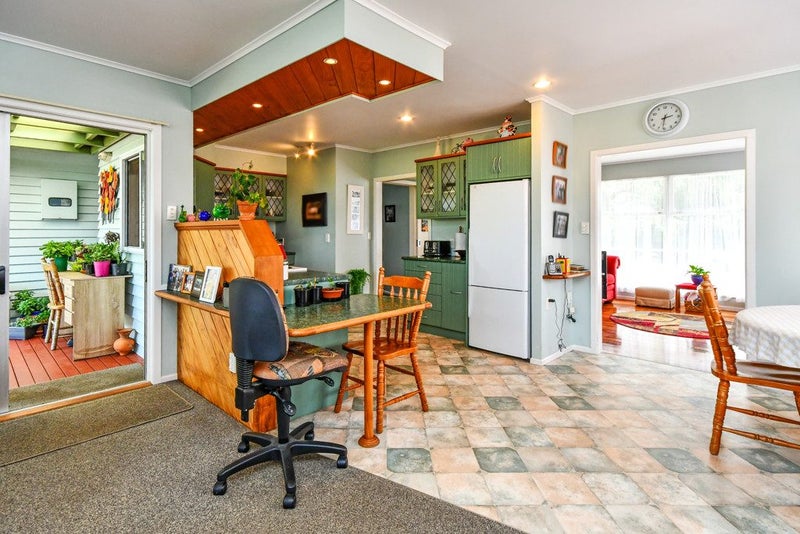 91 Gloria Avenue, Te Atatu Peninsula, Auckland - Carousel 2