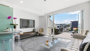 1/26 Crummer Road, Grey Lynn, Auckland - Carousel 1