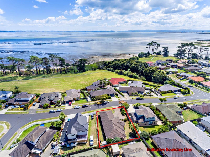 8 Nicholas Gibbons Drive, Clendon Park, Auckland - Carousel 1
