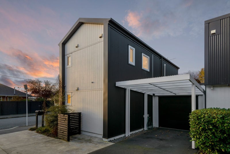 1/6 Feilding Street, Addington, Christchurch - Carousel 1