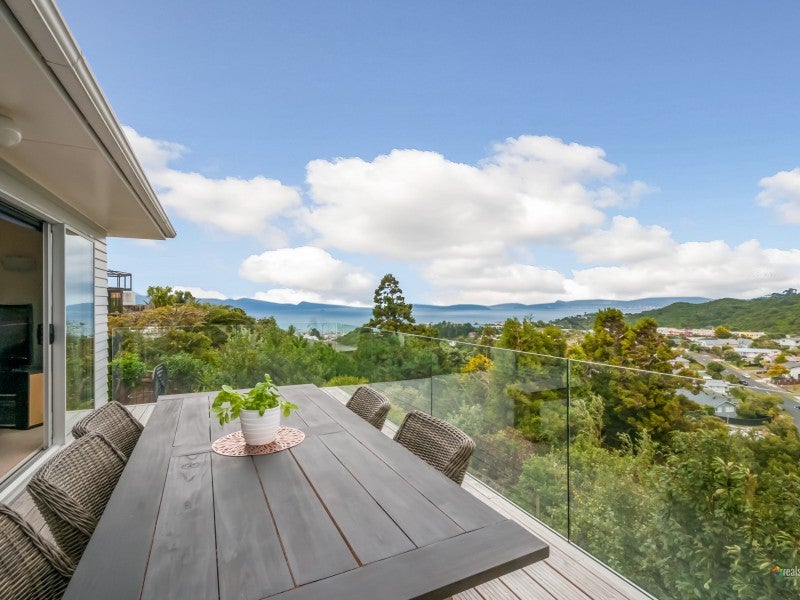 40 Cypress Drive, Maungaraki, Lower Hutt - Carousel 1