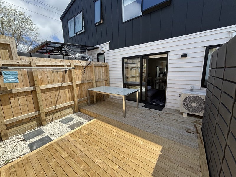 2/19 Alverston Street, Waterview, Auckland - Carousel 11