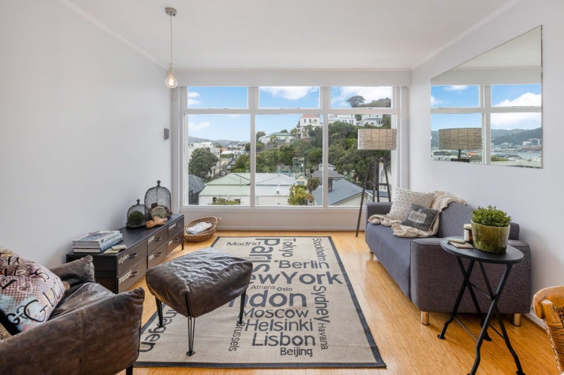 22/4 Claremont Grove, Mount Victoria, Wellington - Carousel 2