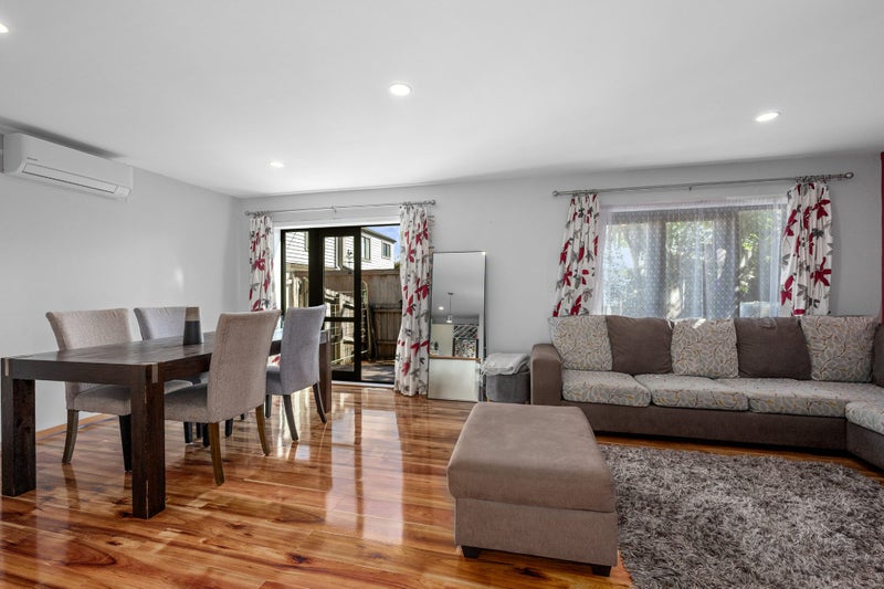 1/23 Fields Parade, Oteha, Auckland - Carousel 2