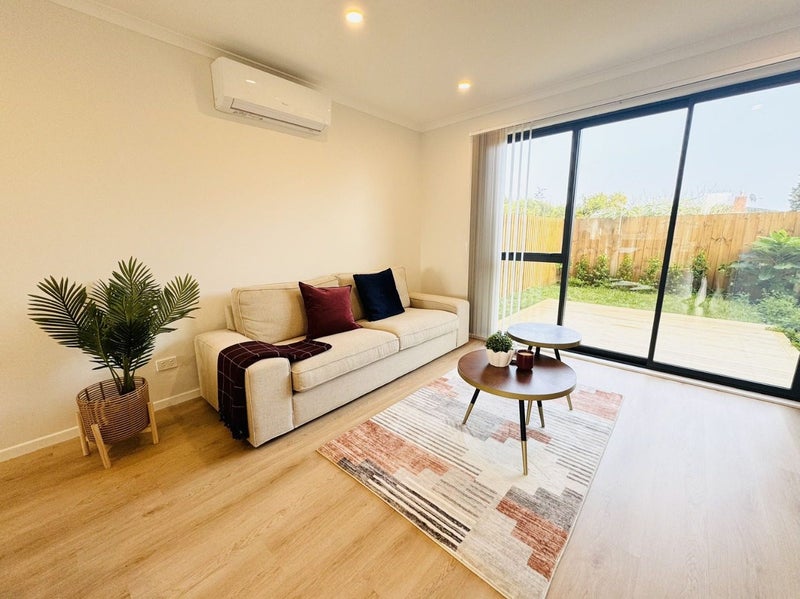 2/31 Normandy Place, Henderson, Auckland - Carousel 1