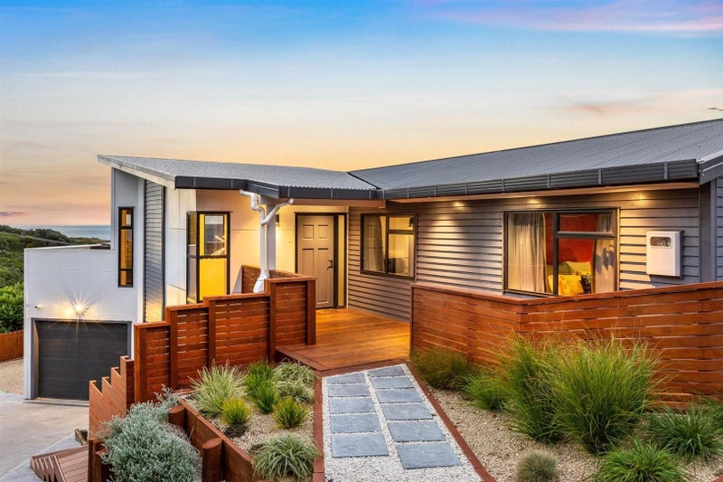 15 Patiki Place, Titahi Bay, Porirua - Carousel 1