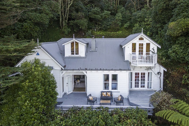 61 Garden Road, Northland, Wellington - Carousel 1