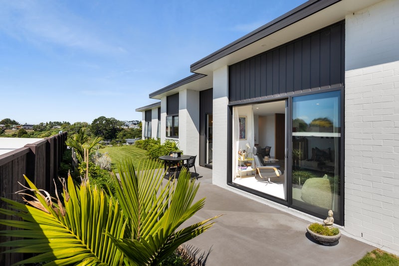 12 Greenpath Lane, Hurworth, New Plymouth - Carousel 1