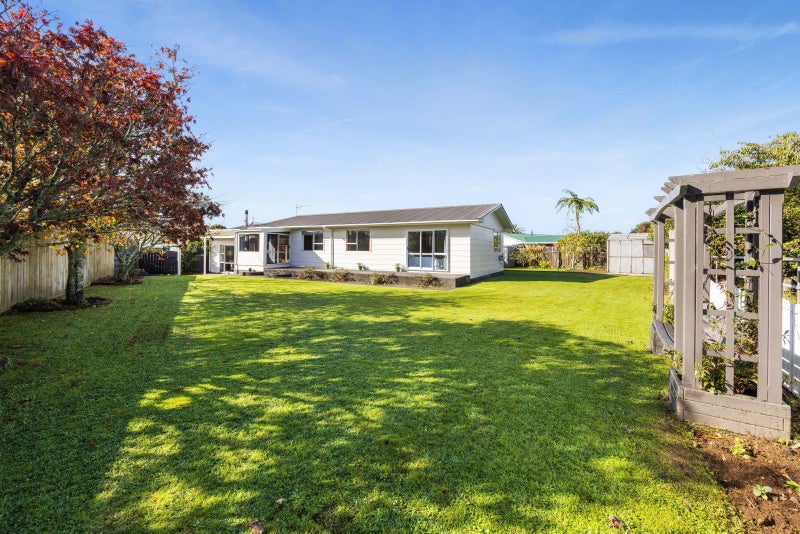 21A Oberon Street, Stratford - Carousel 1