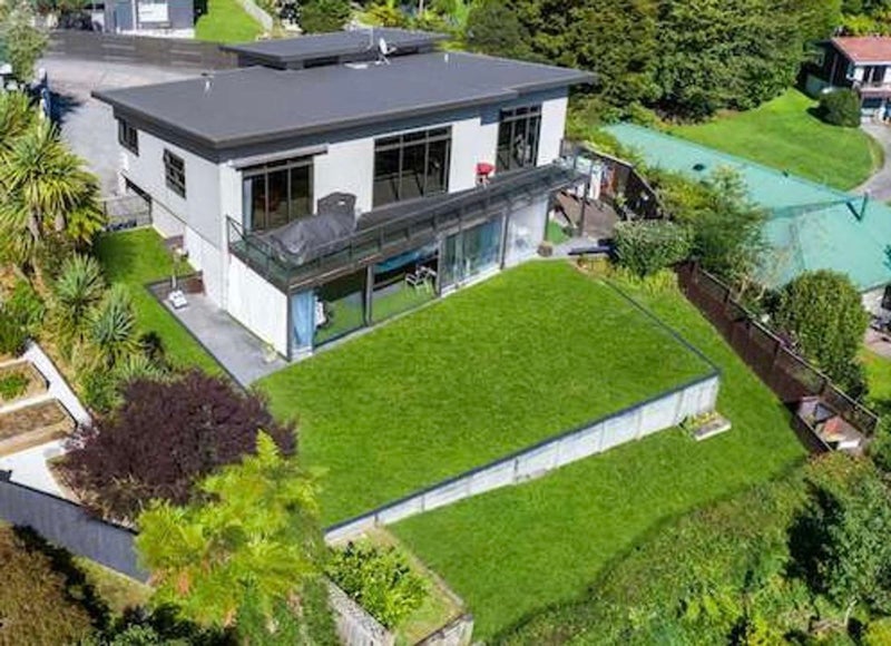 15 SIMMONDS CRESCENT, Springfield, Rotorua - Carousel 1