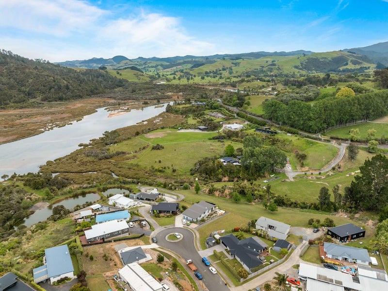 135 Rangituia Street, Whangamata - Carousel 37