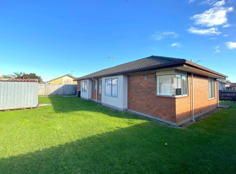 111 Riverton Drive, Randwick Park, Auckland - Carousel 10