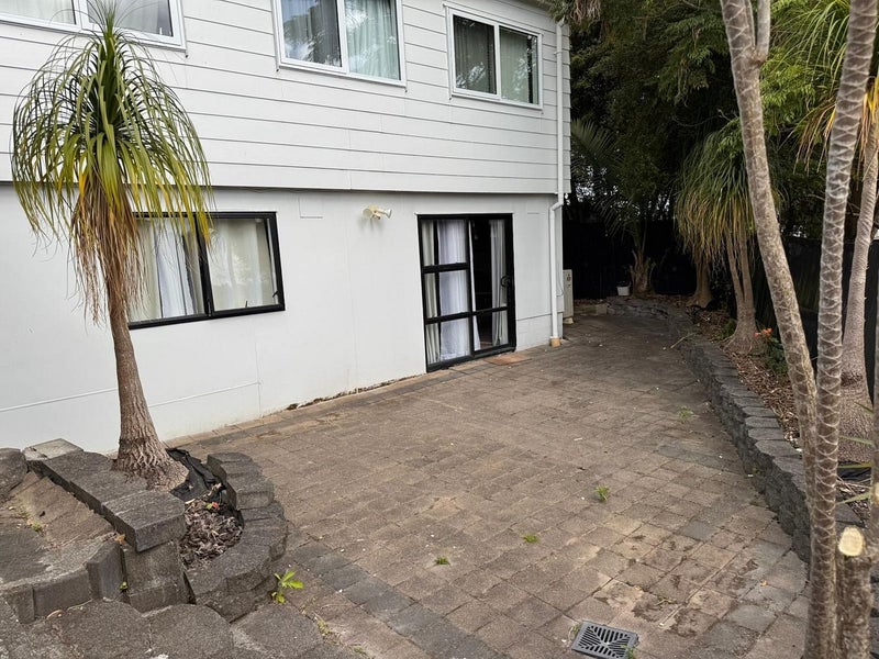 2/40 Bayview Road, Bayview, Auckland - Carousel 21