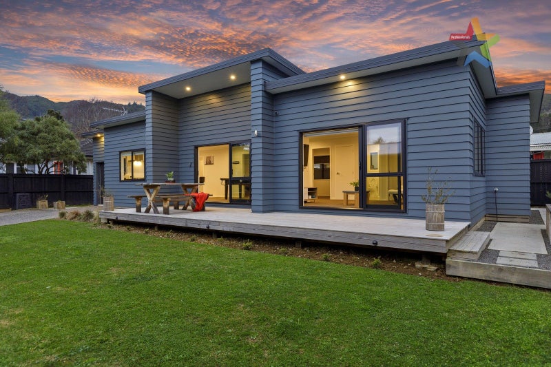428A Stokes Valley Road, Stokes Valley, Lower Hutt - Carousel 2