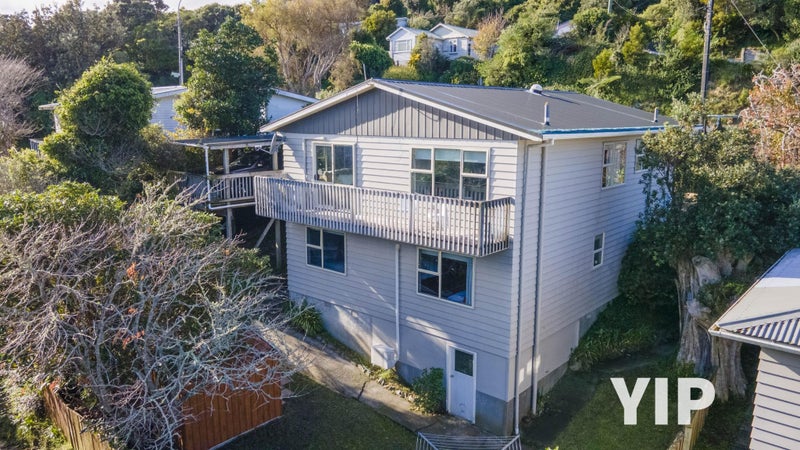81 Helston Road, Paparangi, Wellington - Carousel 1