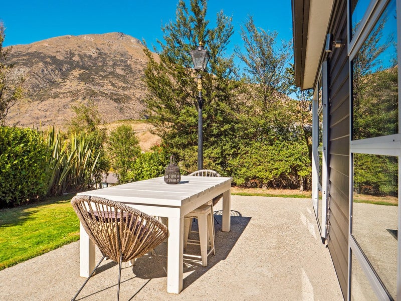 6 McIvor Lane, Lake Hayes, Queenstown - Carousel 2