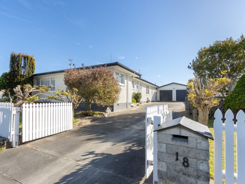 18 Skerrett Crescent, Tamatea, Napier - Carousel 1