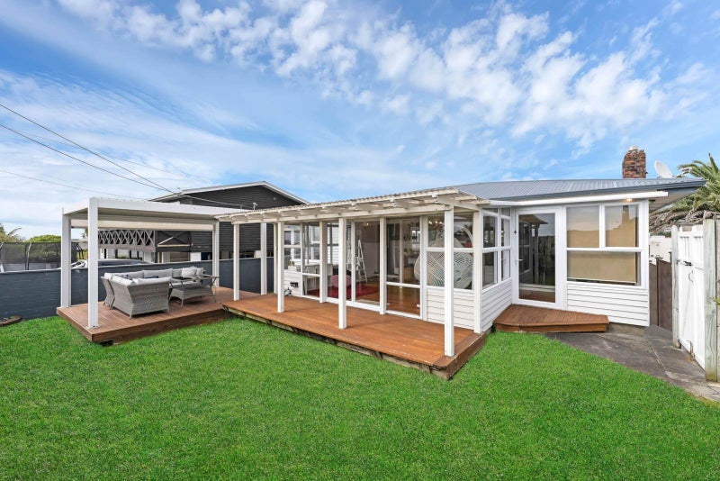34 Sunrise Avenue, Mairangi Bay, Auckland - Carousel 1